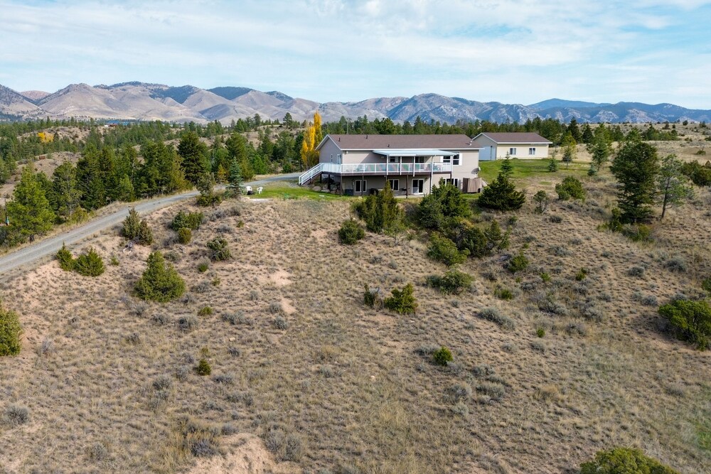 Helena Vacations - Spacious Canyon Ferry Lake House With Bar  Views! - Property Image 3