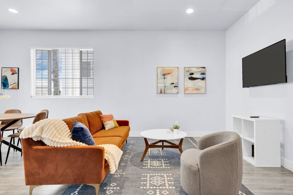North Hollywood Vacations - Noho by Avantstay North Hollywood Townhome - Property Image 16
