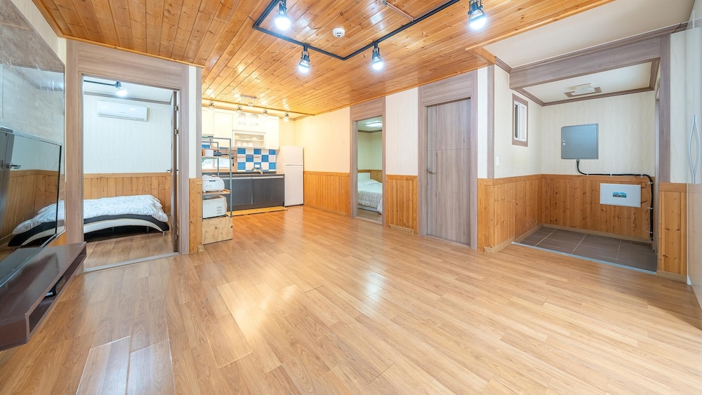 Chuncheon Namiseom pet Friendly Pension