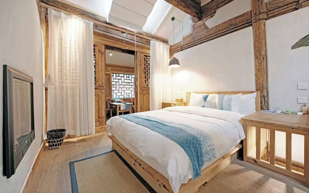 Jia Kedi Ancient House Cultural Homestay