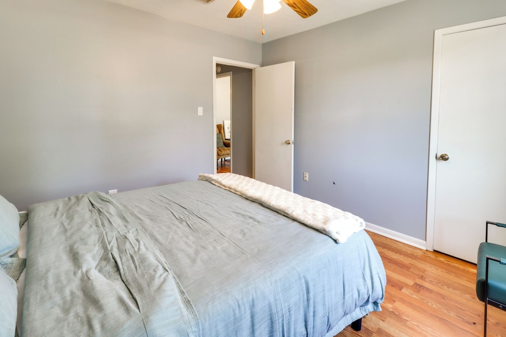 Walk to Dining & Shops: Dtwn Brookhaven Home!