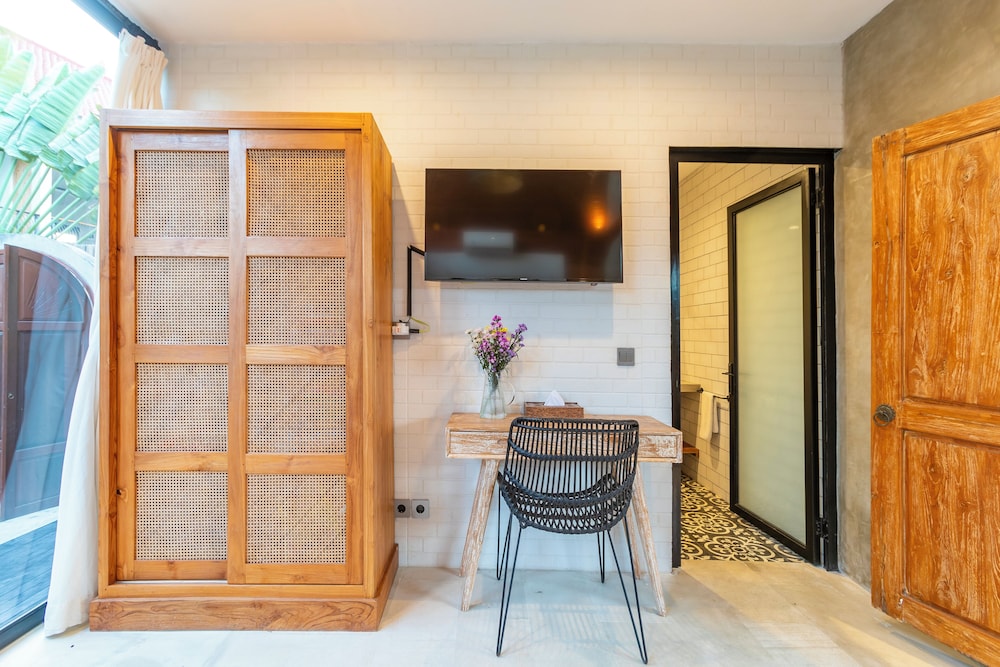 New Modern 2BR Villa by Azure view 2