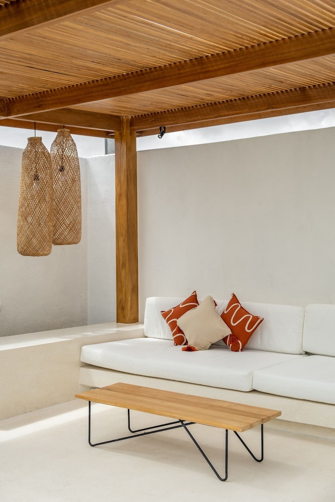 Mr Mrs W Bingin by Alfred in Bali - Brand NEW 3BR Tropical Villa Near Bingin Beach