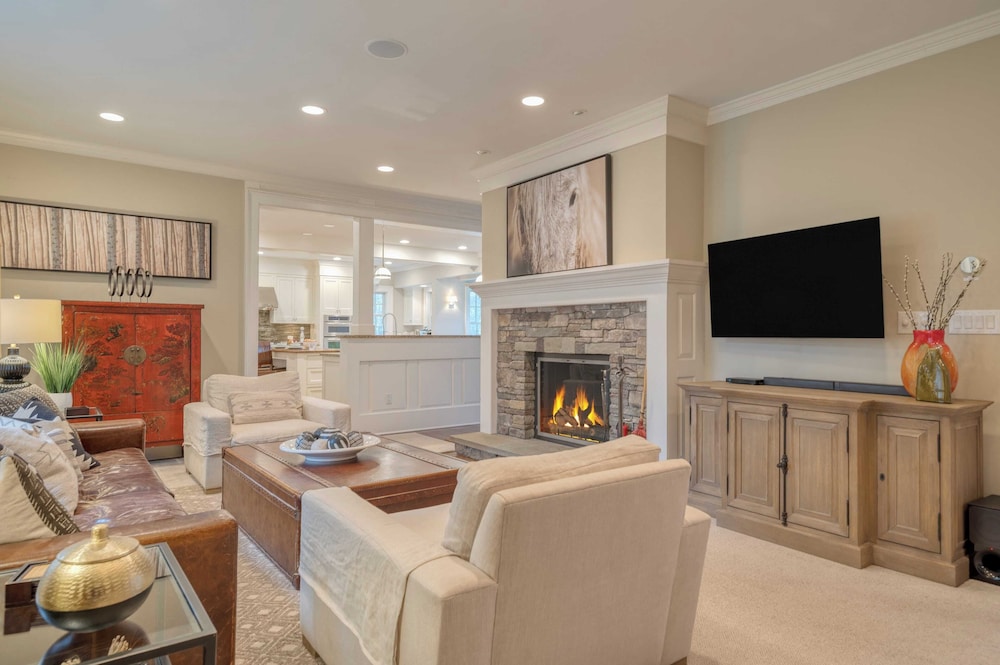 Secluded Berkshires Estate + Private Pond/pool,theater, Gym Sunny Pond