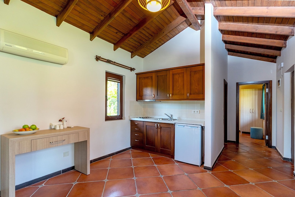 Cottage House - Adult Only