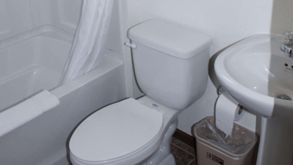 Junction City Vacations - Budget Host Golden Wheat Motel - Property Image 14