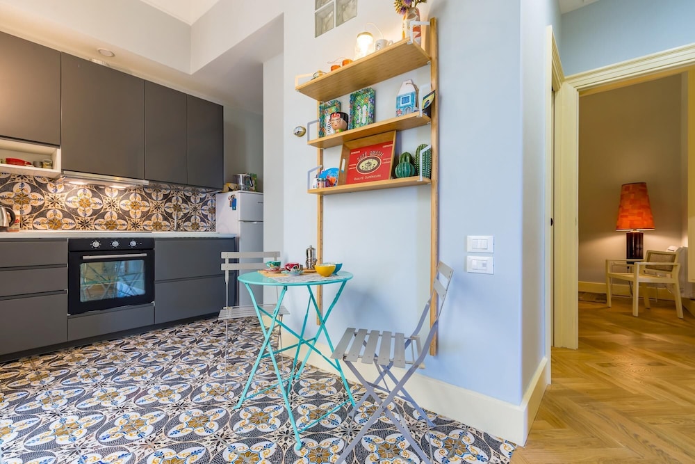 Donna Costanza - Stylish and Panoramic Flat