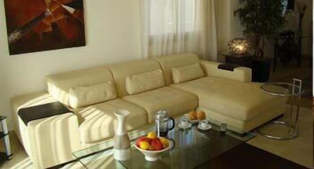 Amadora Luxury Villas