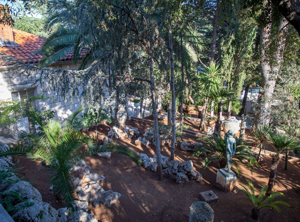 Villa Nada - Unique and Artistic