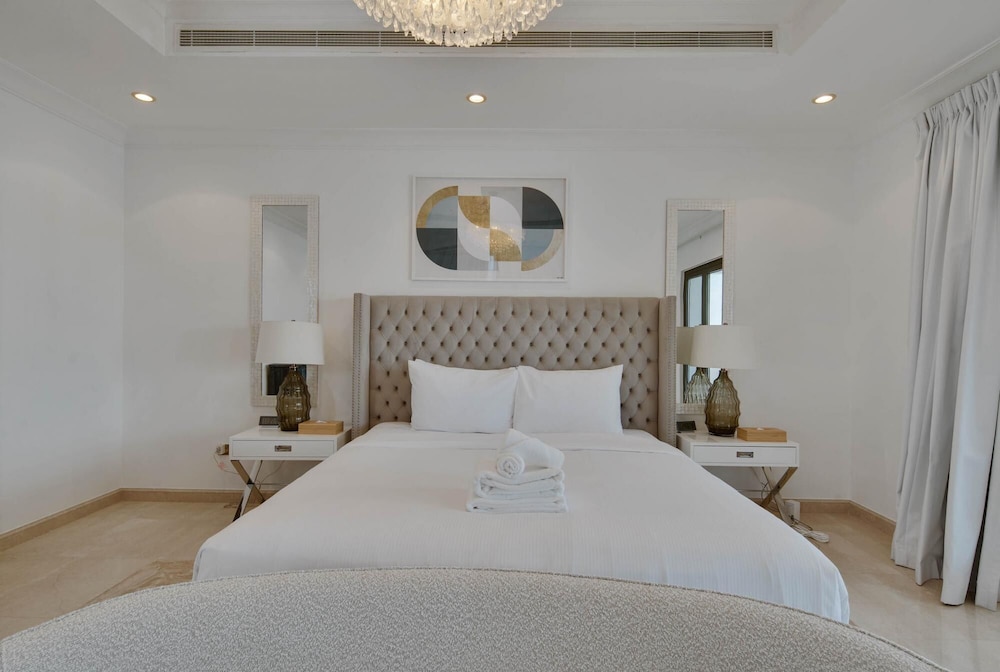 5 Villa w Private Pool Beach on Palm Jumeirah