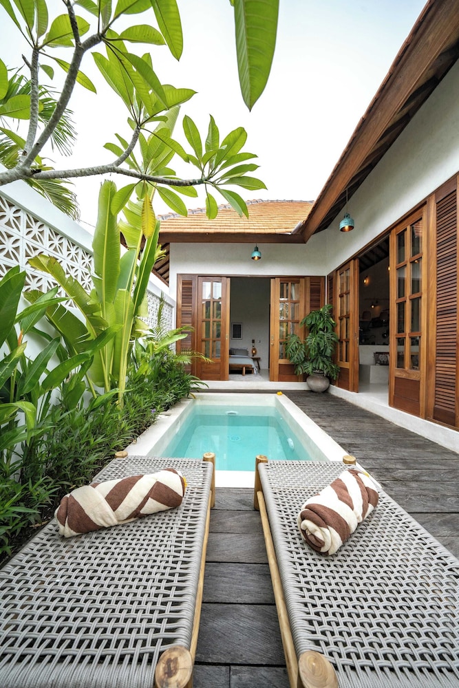 Villa Taman & Villa Serai Kedungu
