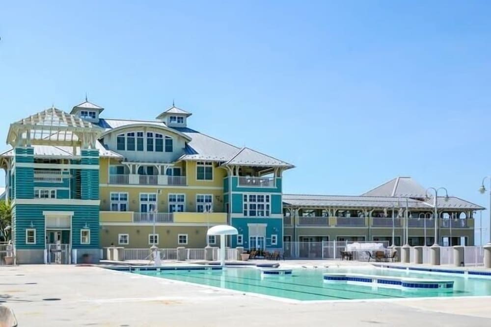 Sunset Island - 39 Fountain Drive West 3f 3 Bedroom Condo