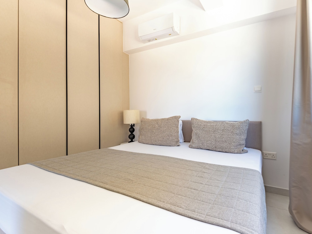 Sanders Only Limassol - Full Building