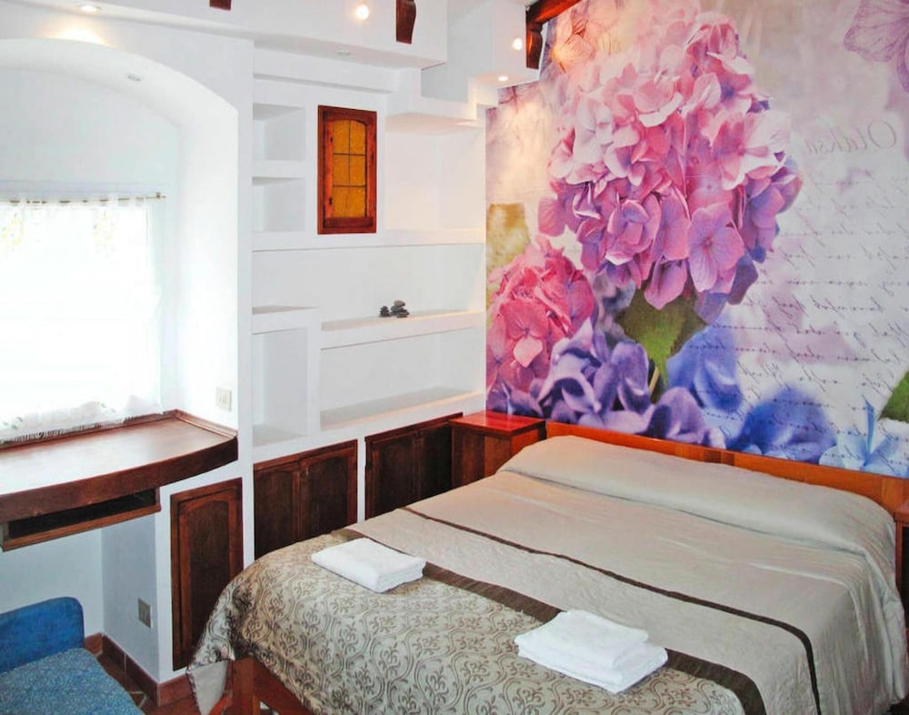 Apartment in Imperia With Communal Pool photo 3