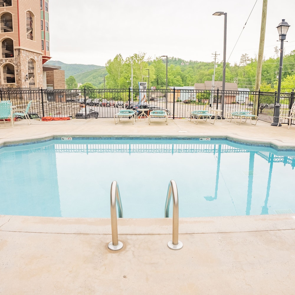 Luxurious Condo Pool Fireplace Hiking view 2