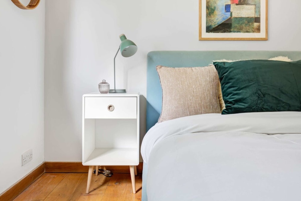 Modern Notting Hill 2 Bedroom Near Royal Oak Tube