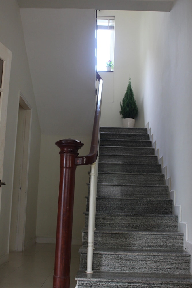 Des Ami Villa
