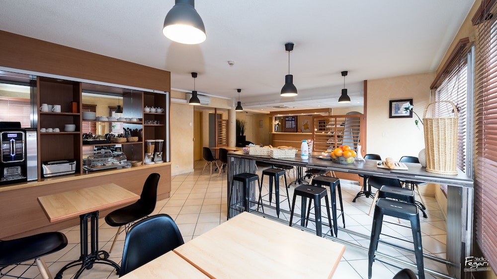 Rodez Vacations - Hotel First Rodez - Property Image 10
