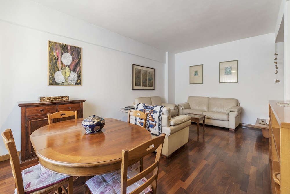 Portaportese Wooden Flat