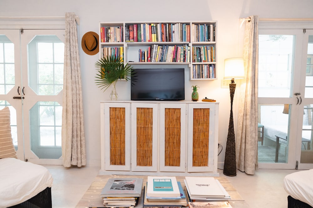 Sea Song Hi 4 Bedroom Home