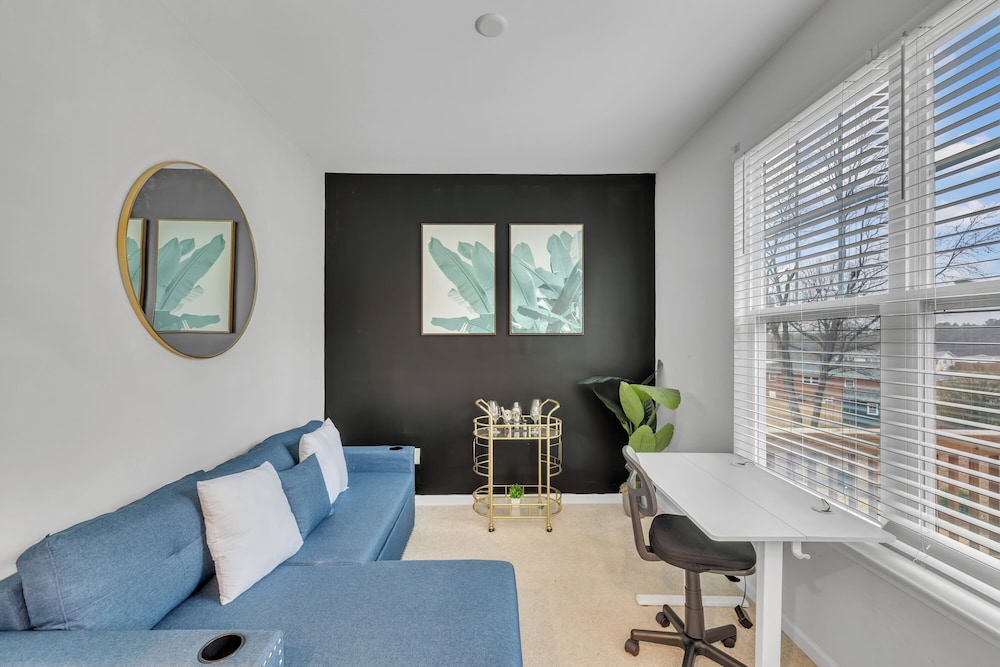 King 4BR Townhouse to Downtown Durham