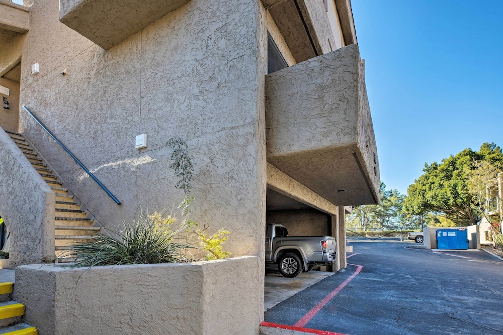 Modern Tempe Condo w/ Pool Access  4 Mi to ASU - Property Image 7