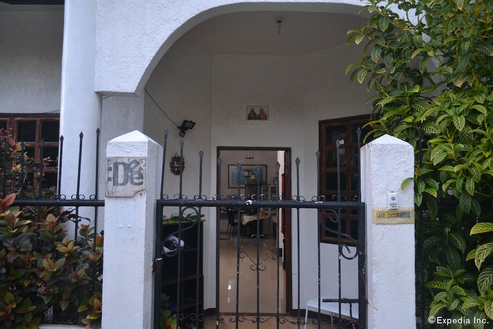 Dee GuestHouse
