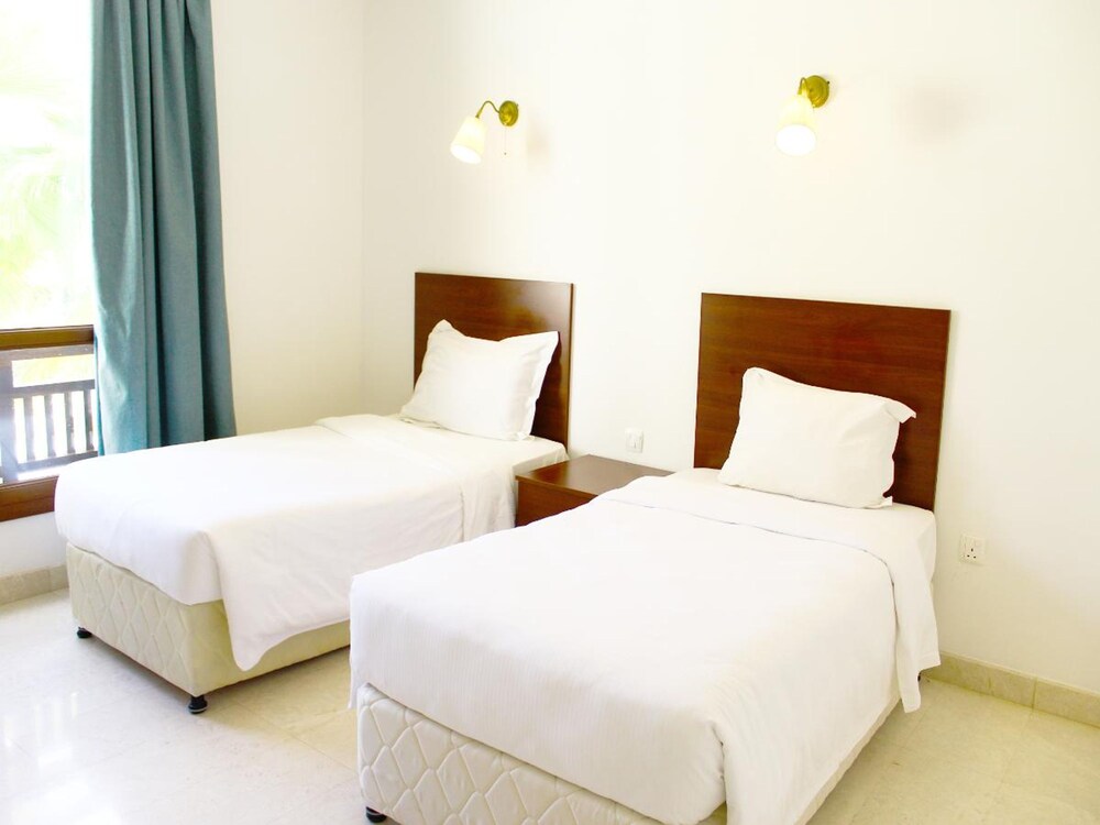 Marina Breeze 2-bedroom Retreat