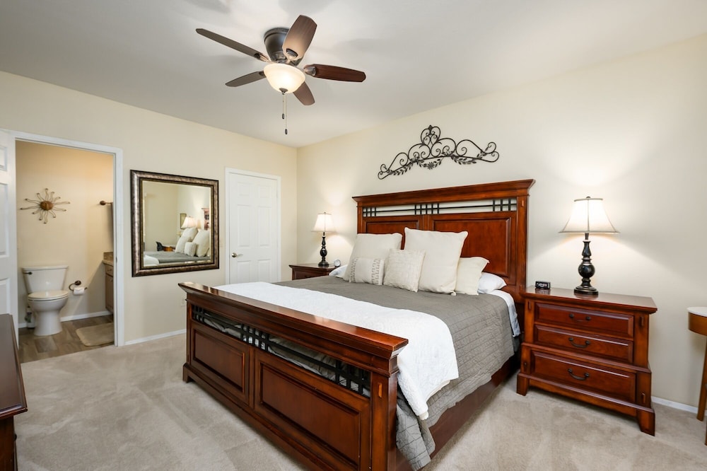 Signature Ii 2 Bedroom Condo