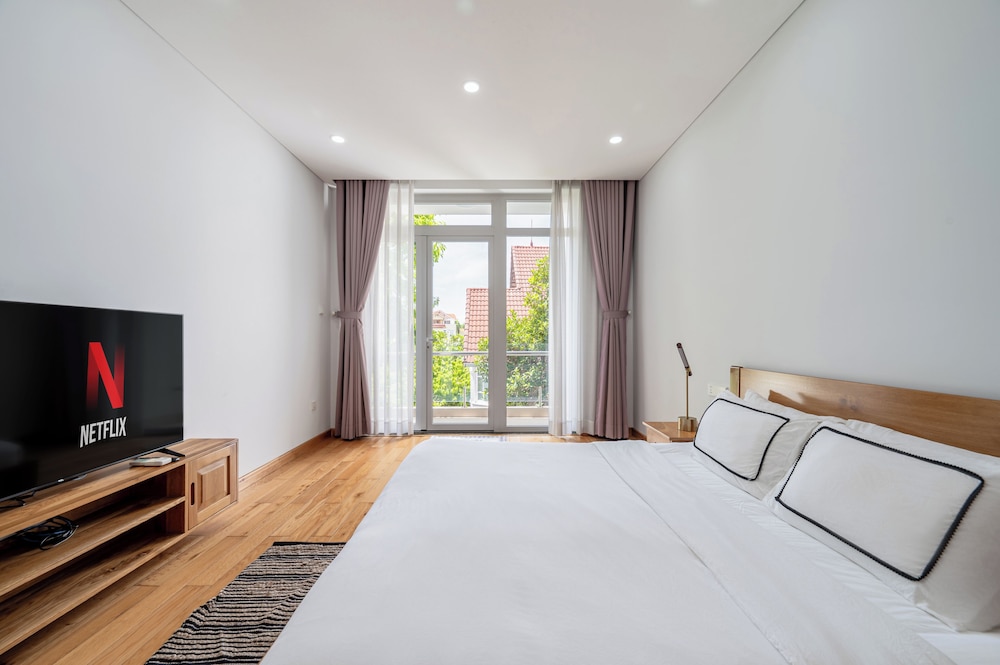 Thao Dien Garden Villa 5BR Luxury Oasis