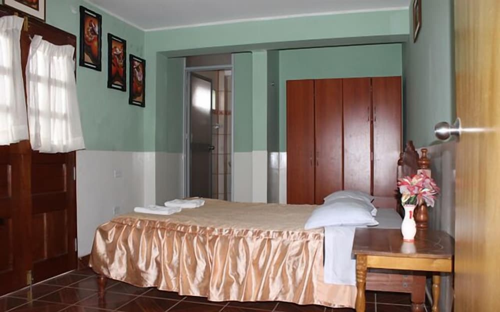Hostal El Tambo - Hostel