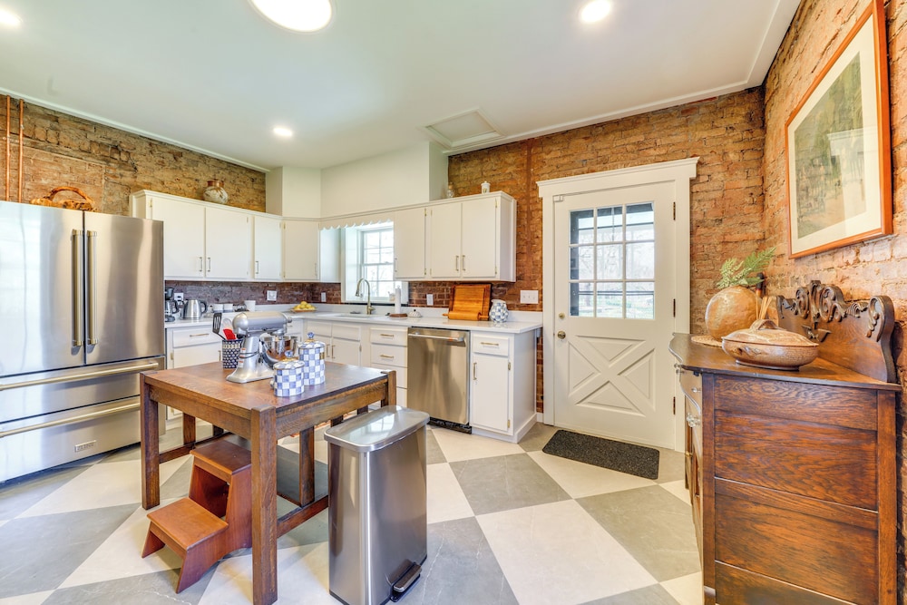 Historic & Spacious Family Home in Nicholasville!