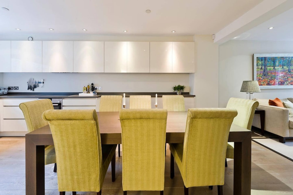 Tasteful 4bed Holland Park