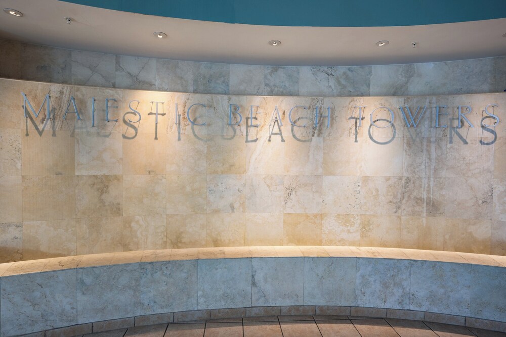Shoreline Serenity by Avantstay Beachfront + Views!