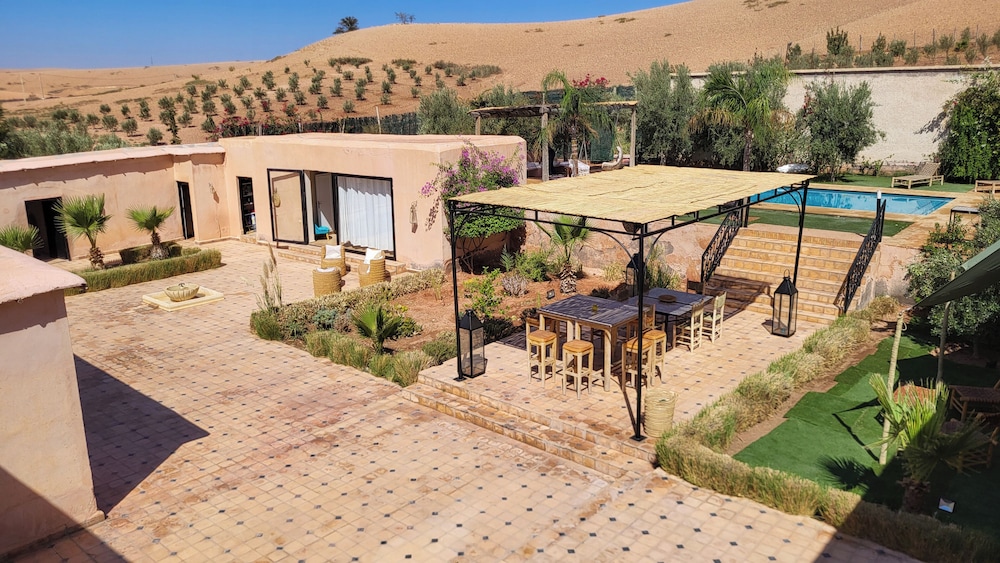 Tawenza Lodge