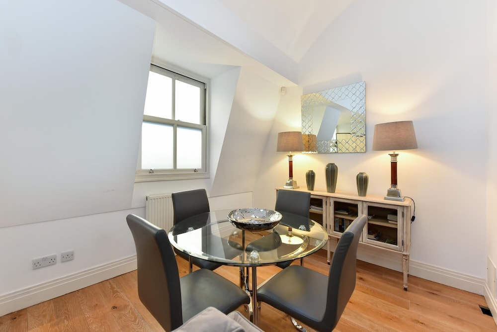Large South Kensington Mews 2 Bed 2 5 Bath House