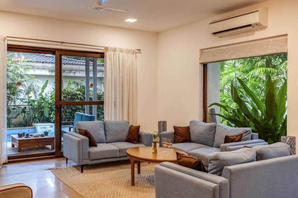 Villa Ayana 5bhk With Pool and Near the Beach