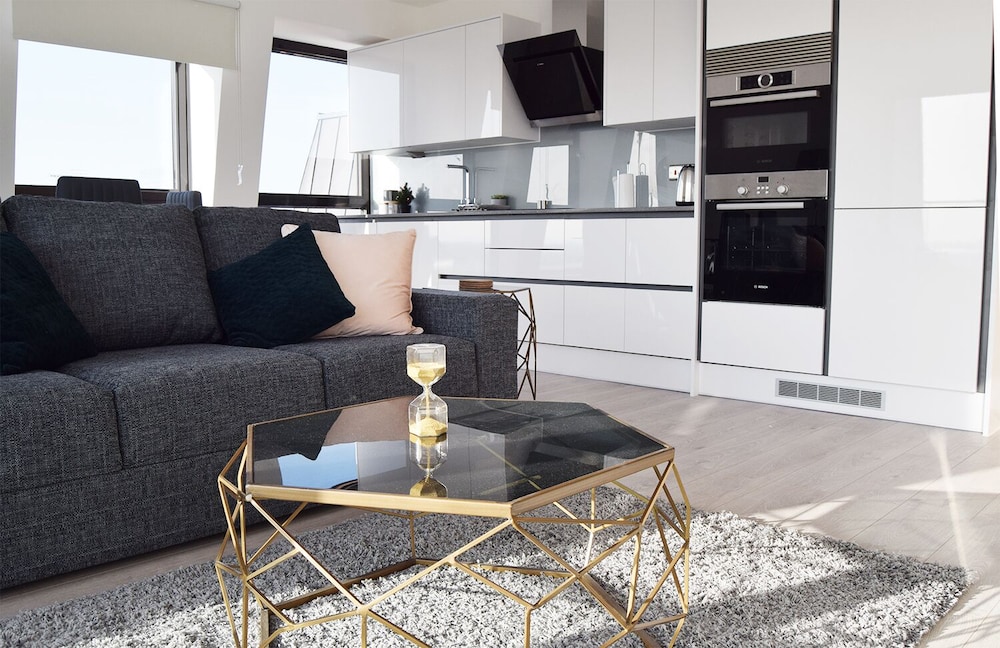 Morland House Apartments