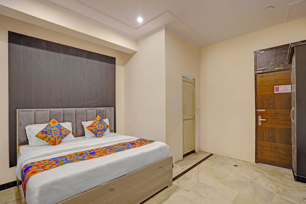 Fabhotel Rn Residency
