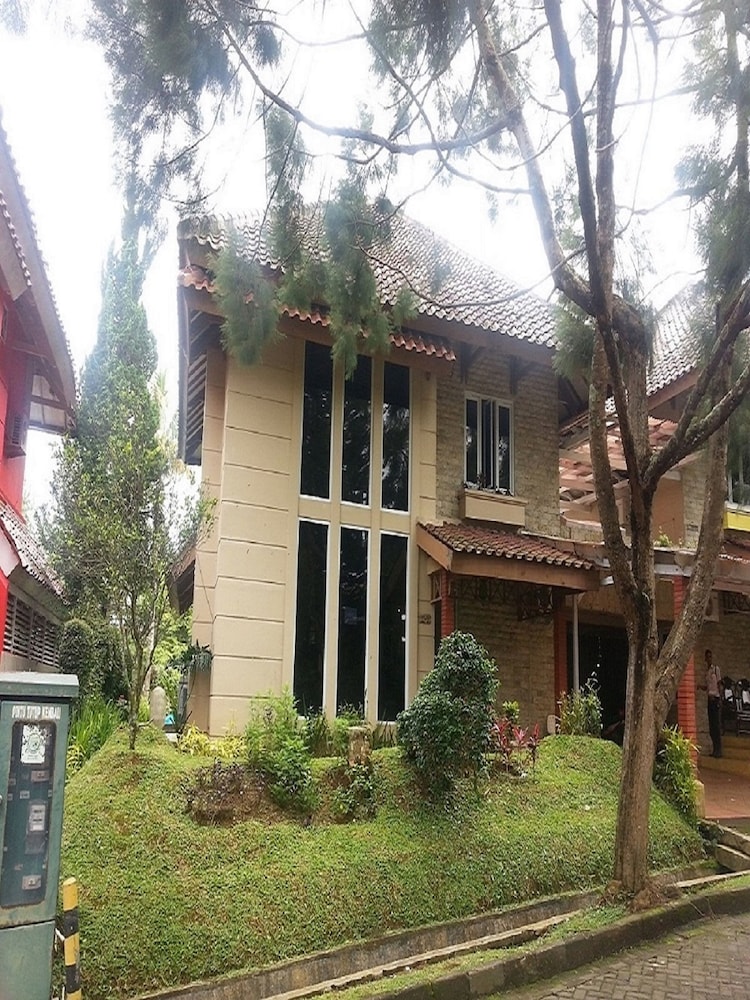 Villa Kota Bunga Teratai