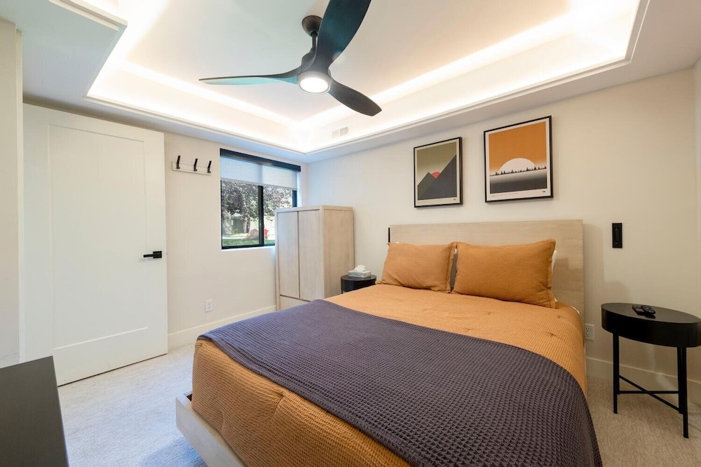 Stylish 4BR Canyons Village-Walk to Cabriolet-Hidden Creek 37D