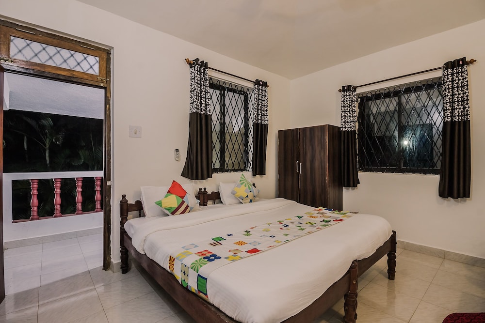 OYO 24114 Home Decent Studio Candolim