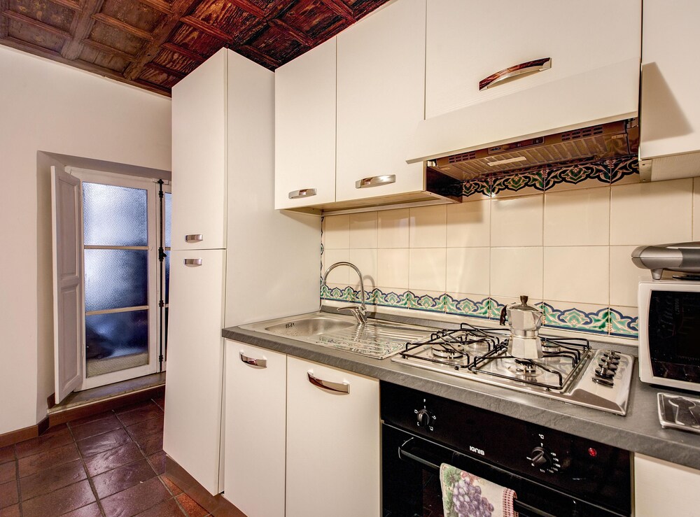 HI Navona apartment