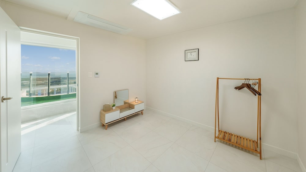 Hotel Florence and Banquets By Elite Sol