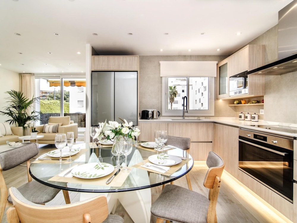 Sitges Spaces Oasis Suites