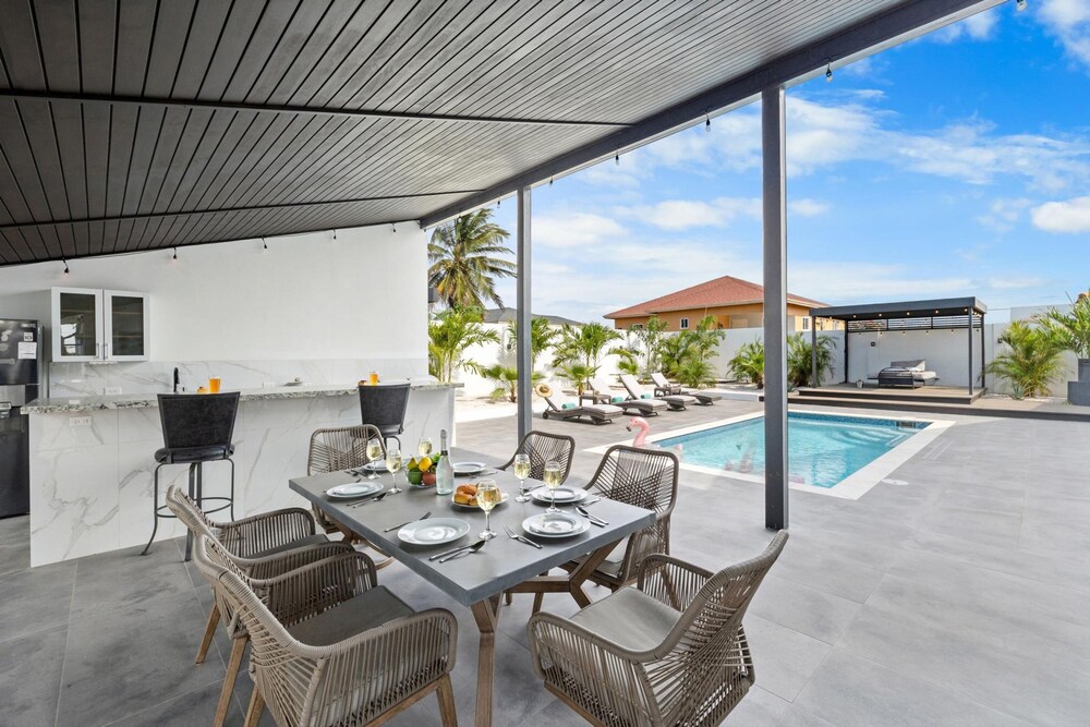 Charming Home With Big Outdoors Pool in Noord