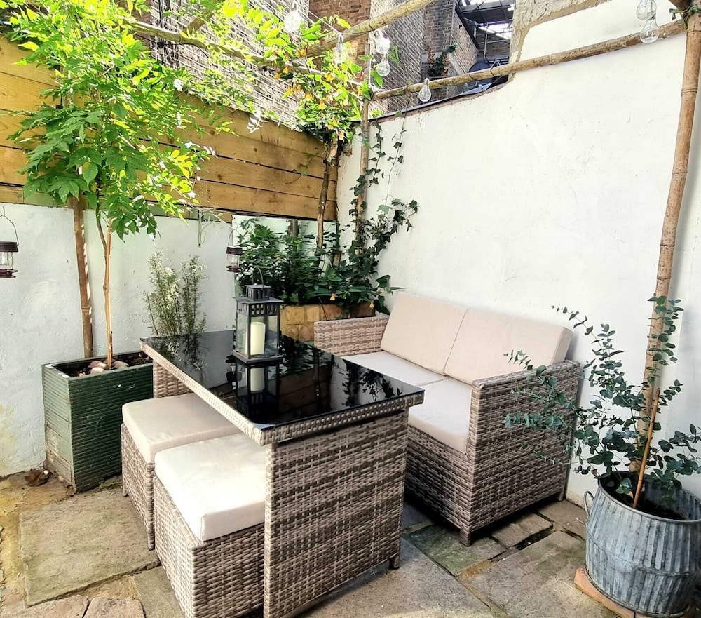 outdoor bbq area