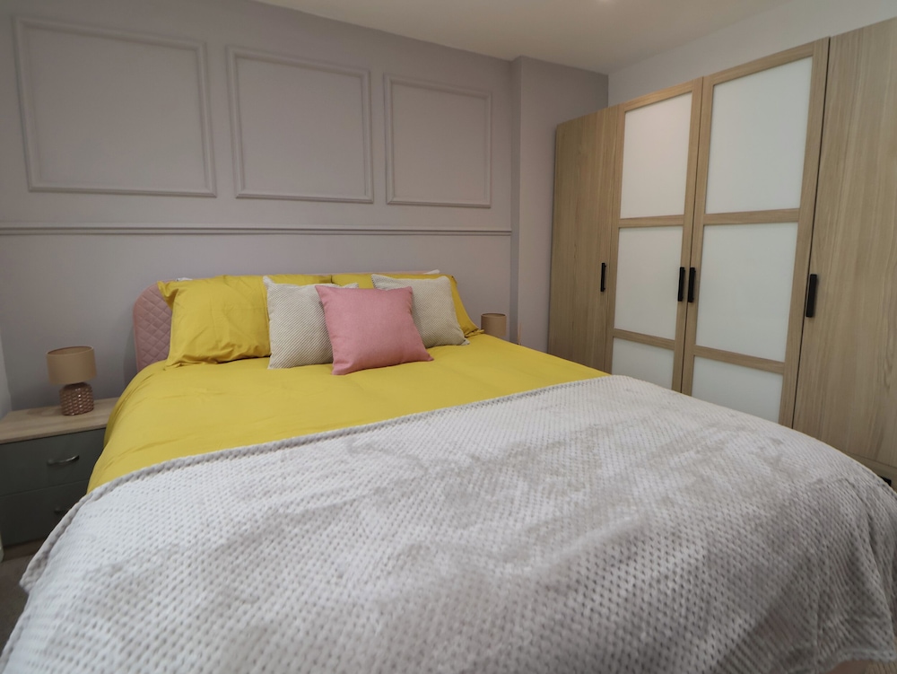 The Cloud House @ Upton by Chester