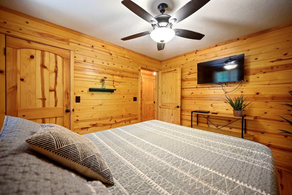 Kalo Cabin Secluded Stay