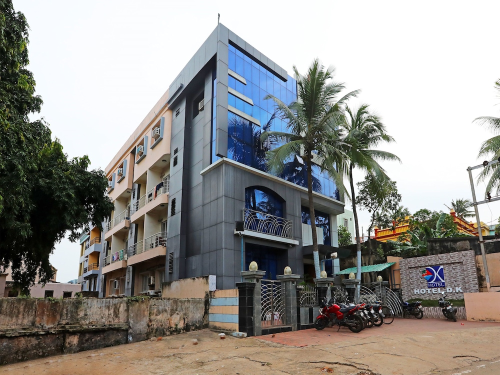 OYO 16173 Hotel Dk